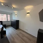 Zentrales Privatimmer - Moderne Kueche & Balkon