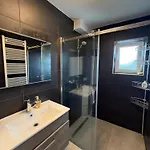 Zentrales Privatimmer - Moderne Kueche & Balkon *