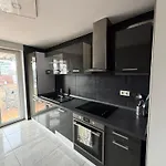 Quarto em Acomodações Particulares Zentrales Privatimmer - Moderne Kueche & Balkon