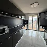 Zentrales Privatimmer - Moderne Kueche & Balkon *