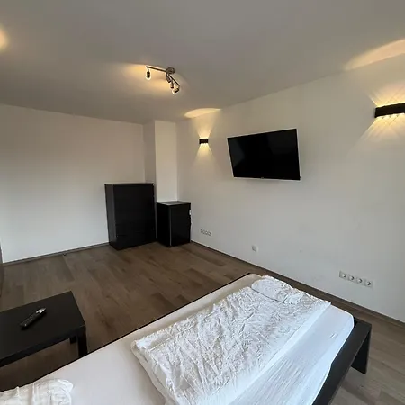 Zentrales Privatimmer - Moderne Kueche & Balkon *