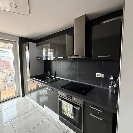 Kwatera prywatna Zentrales Privatimmer - Moderne Kueche & Balkon