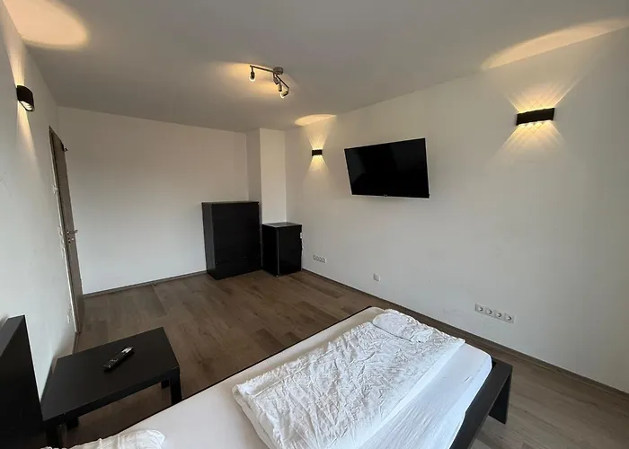 Zentrales Privatimmer - Moderne Kueche & Balkon *