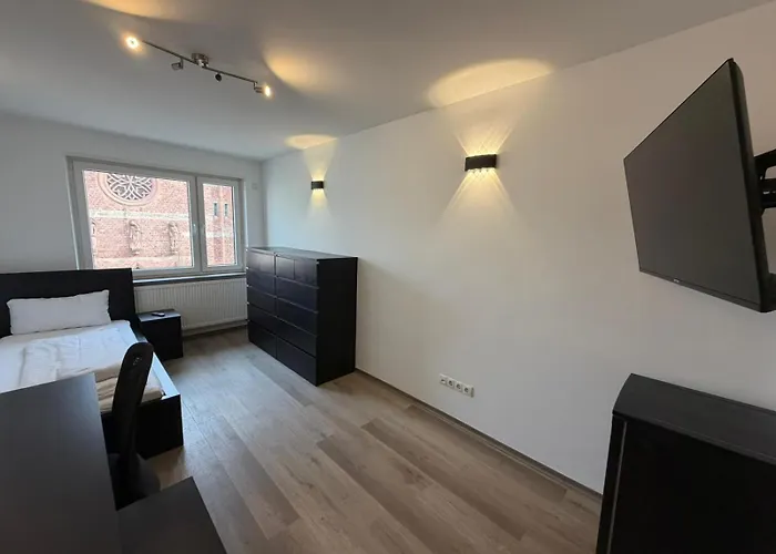 Zentrales Privatimmer - Moderne Kueche & Balkon