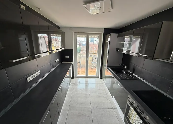 Zentrales Privatimmer - Moderne Kueche & Balkon Accommodatie bij particulieren *