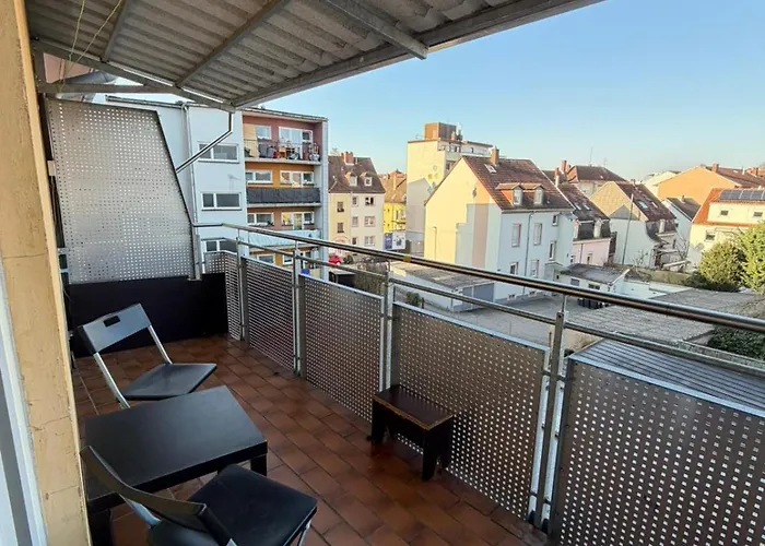 Zentrales Privatimmer - Moderne Kueche & Balkon